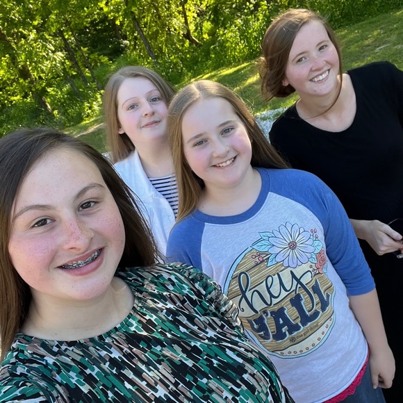 Meet your Posher, Moriah - Picture 12 of 13